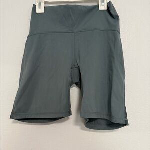 Lululemon Wunder Train Contour Fit High-Rise Short sz 4